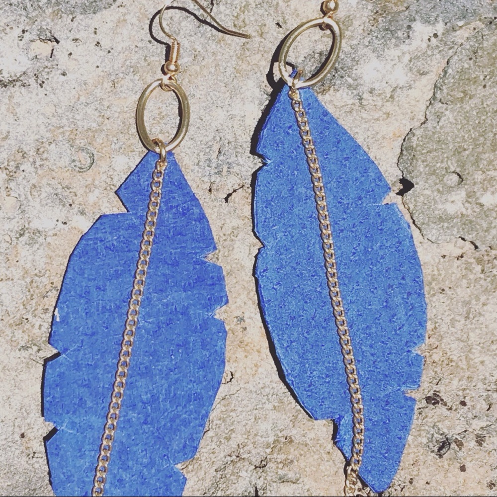 Leather feather earrings with gold chain accent